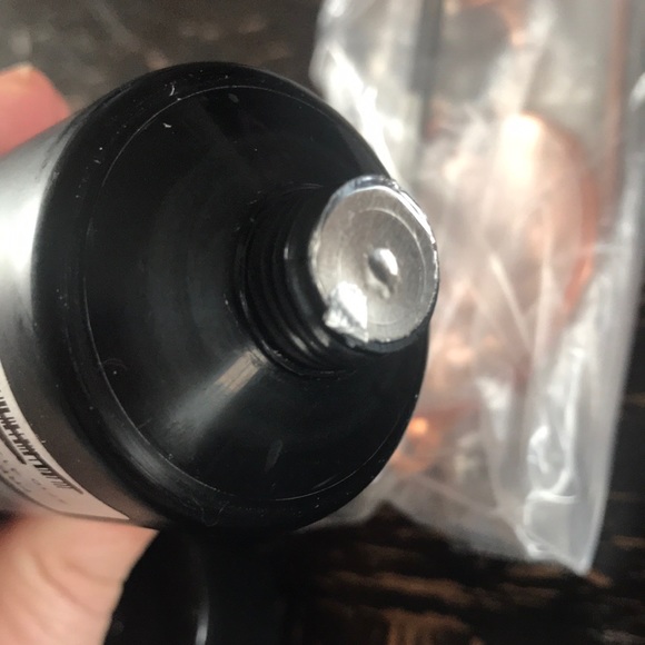 Free people x triumph disaster 5.7 facial cleanser - Picture 4 of 4